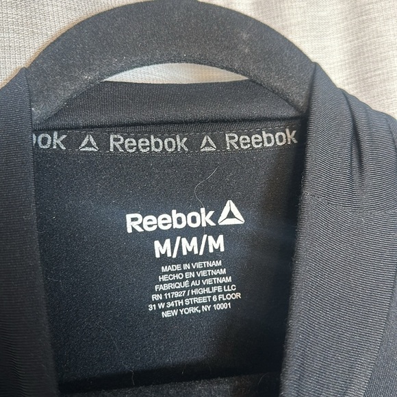 REEBOK TURTLE NECK SIZE(M) - Picture 6 of 7